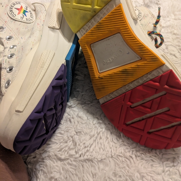 Converse Chuck Taylor All Star with Multicolor Accents - Picture 4 of 7